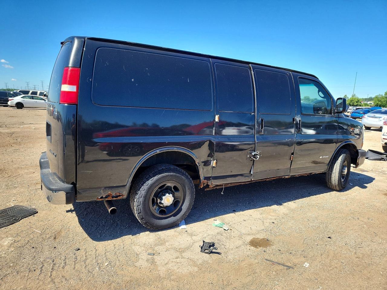 2004 CHEVROLET Express 3500
