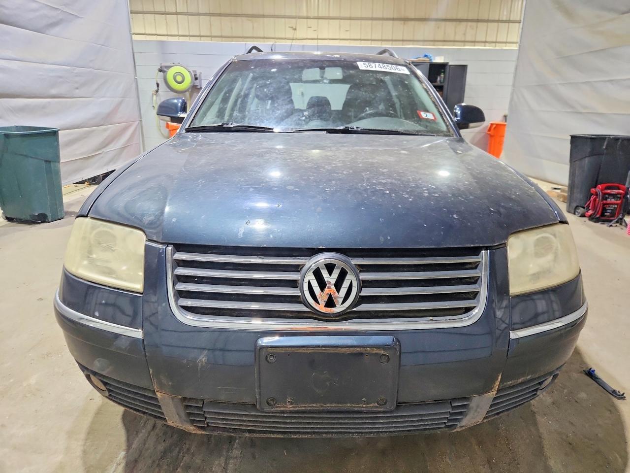 2004 VOLKSWAGEN Passat