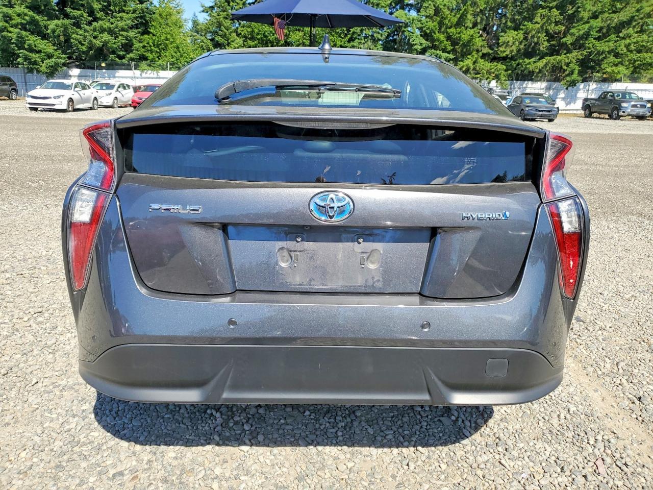 2016 TOYOTA PRIUS