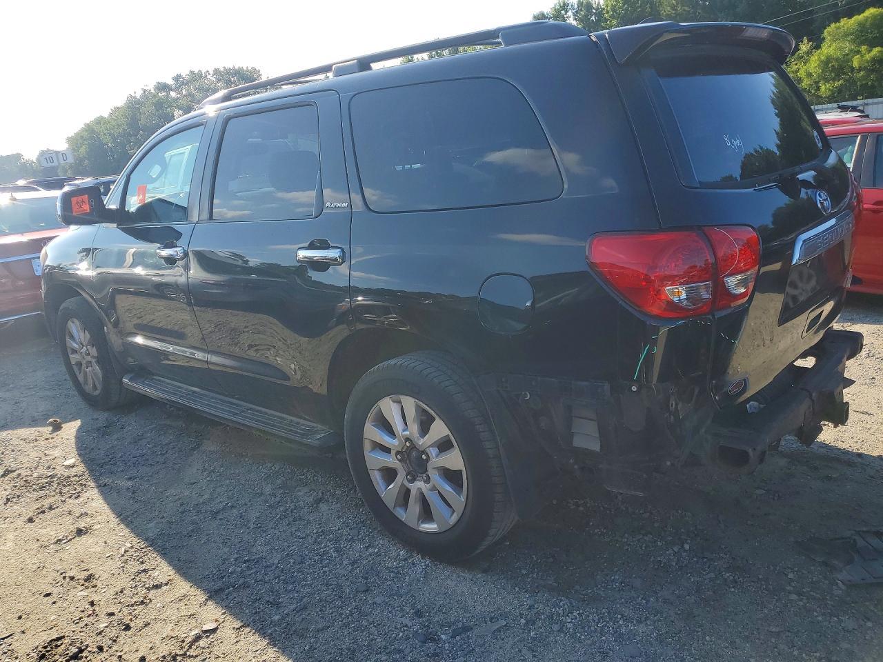 2011 TOYOTA Sequoia