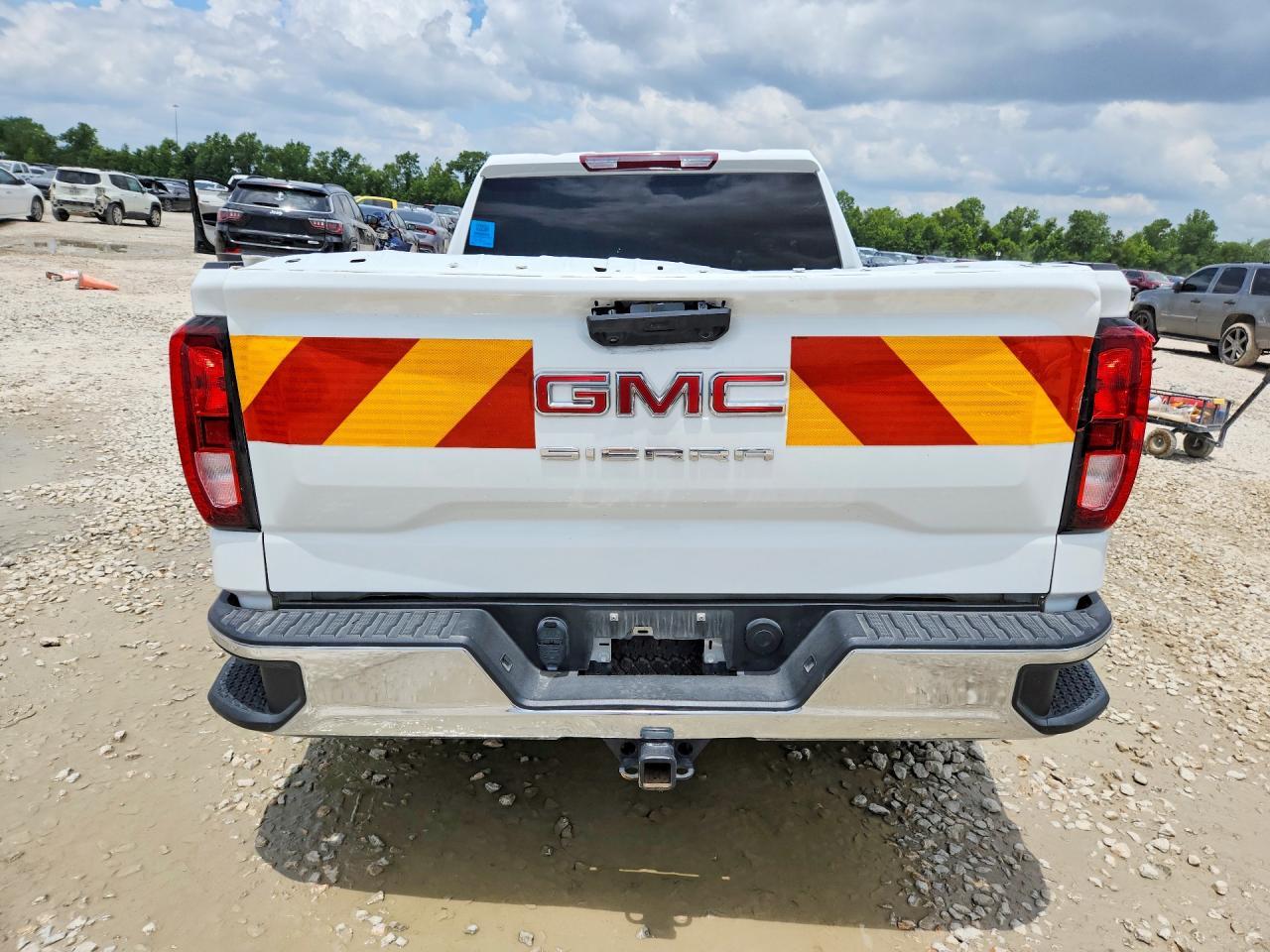 2024 GMC Sierra