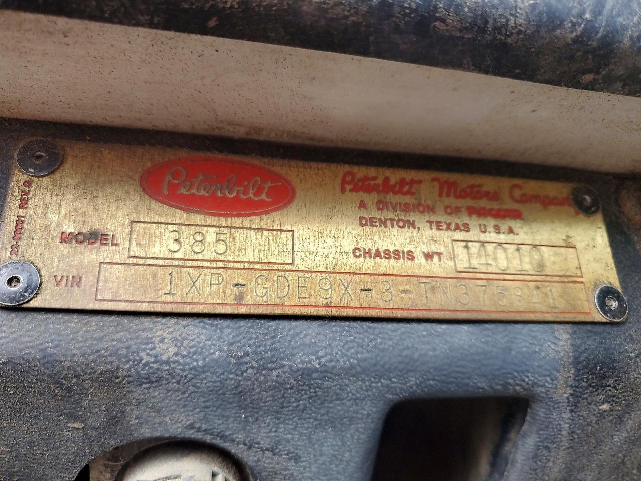 1996 PETERBILT 385