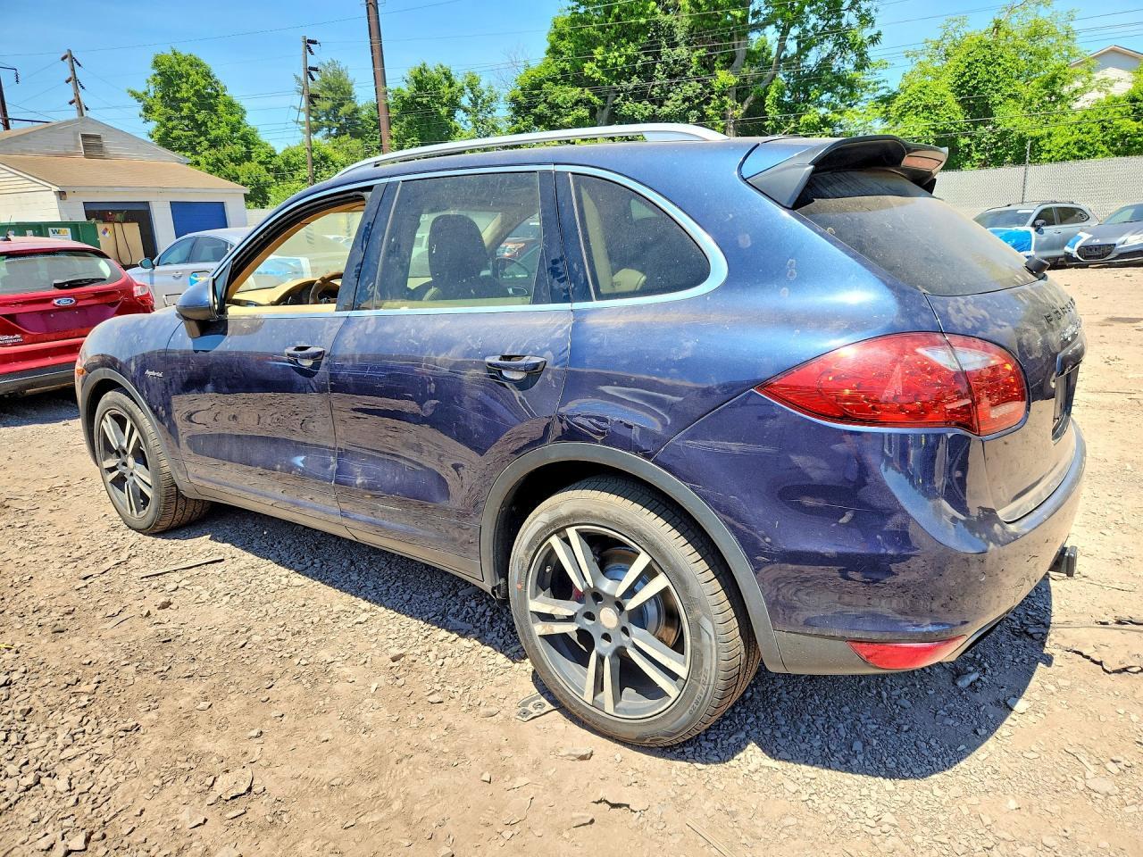 2012 PORSCHE CAYENNE