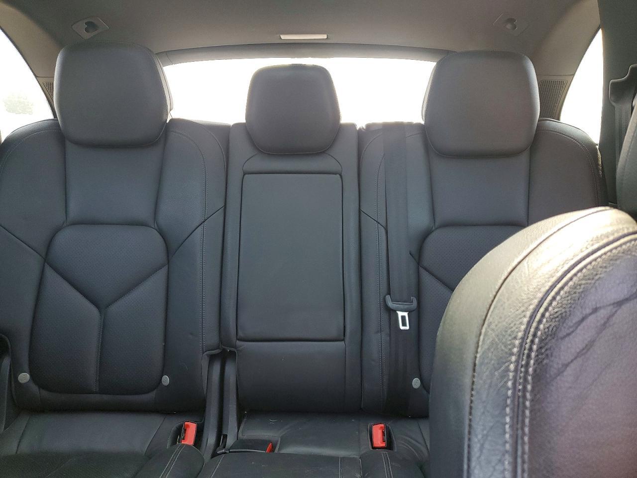 2011 PORSCHE CAYENNE