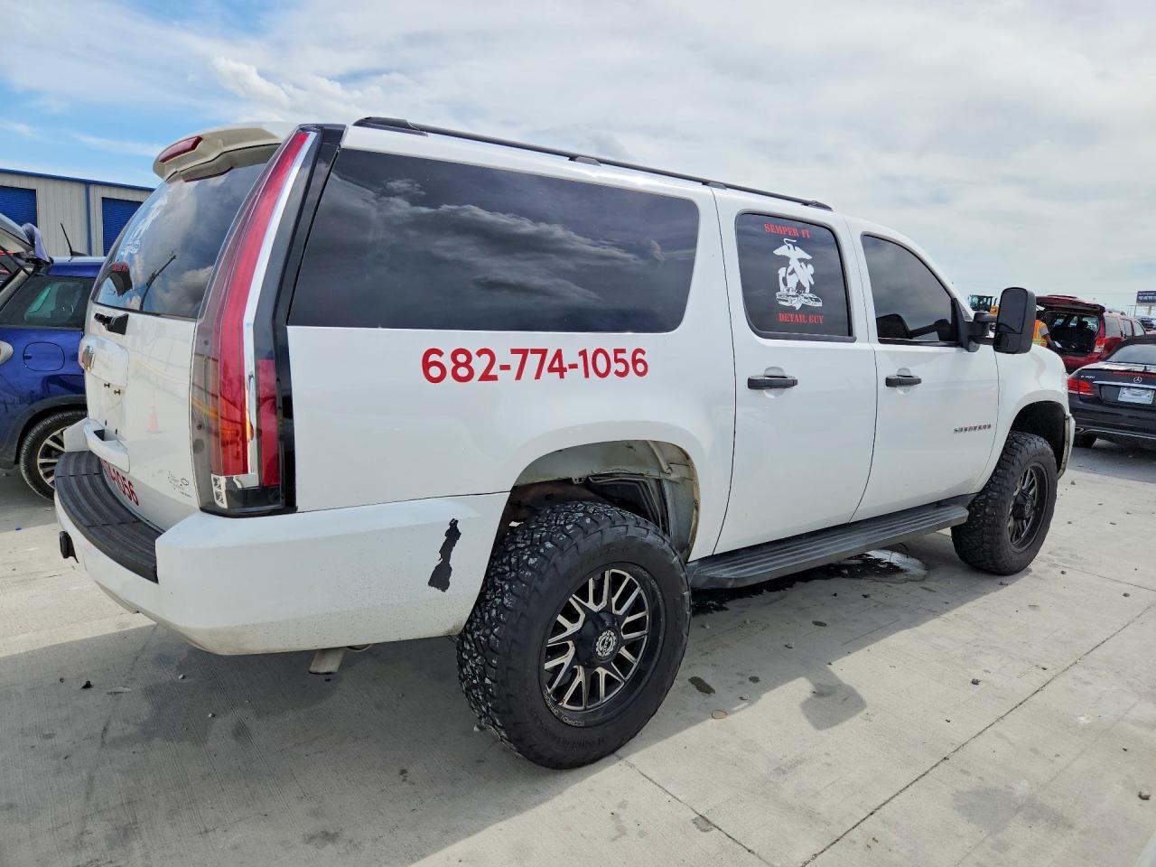 2014 CHEVROLET Suburban