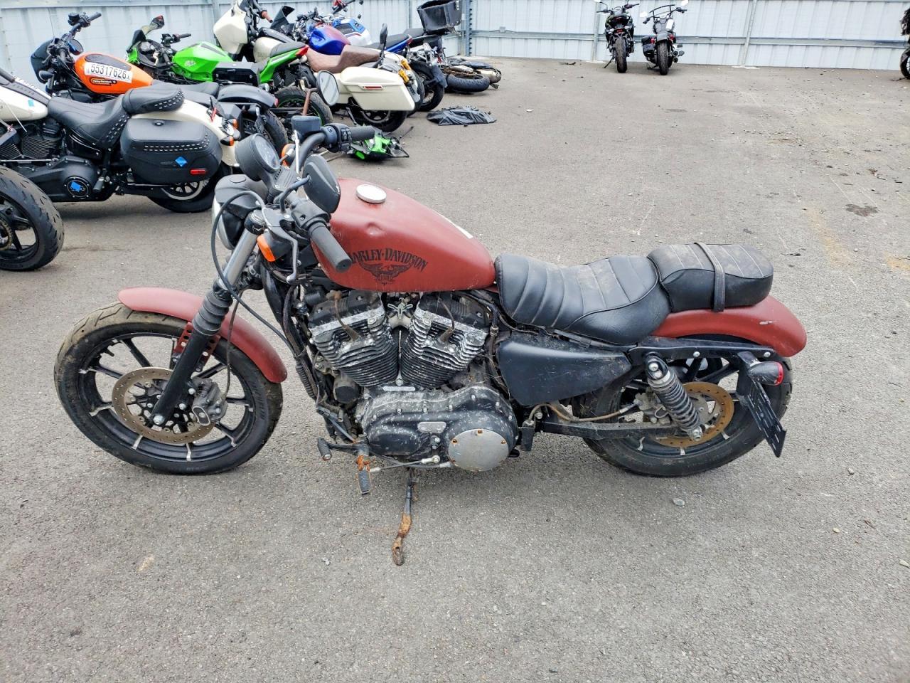 2017 HARLEY-DAVIDSON Xl883