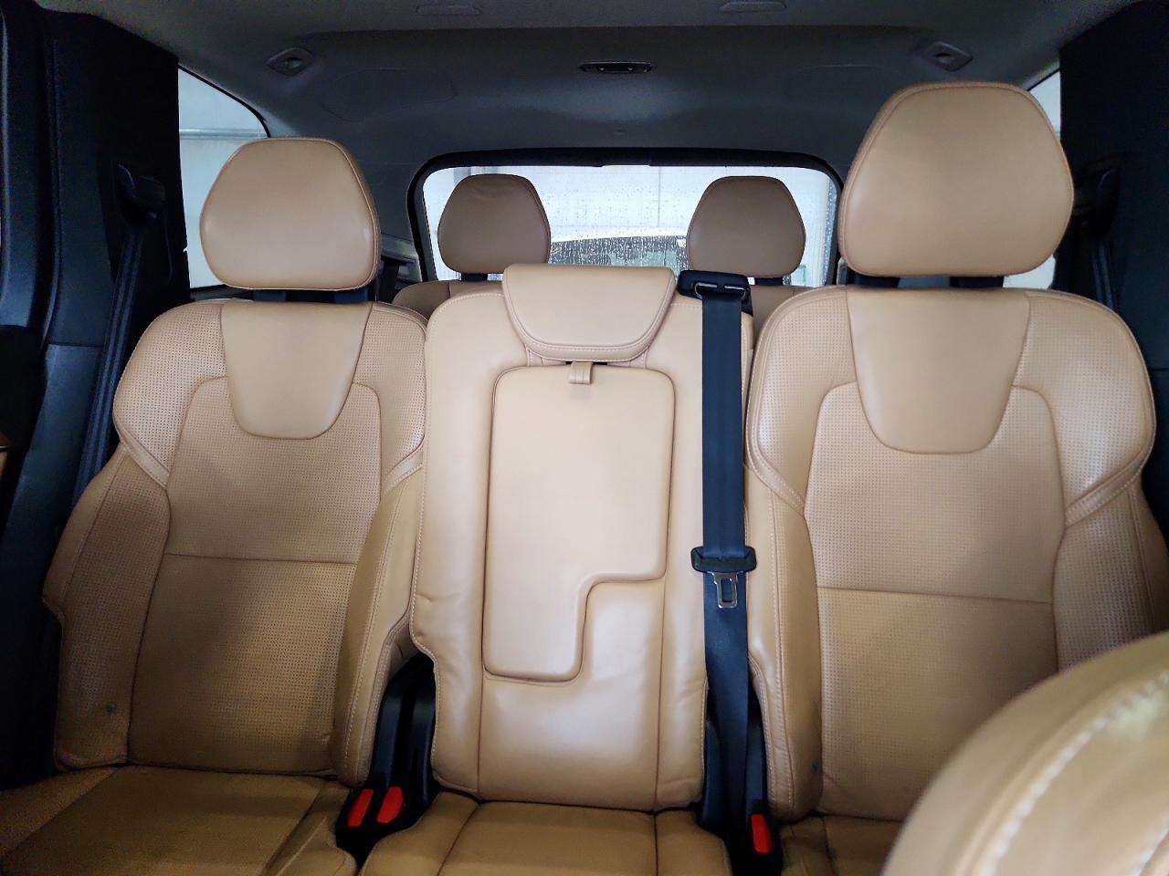 2016 VOLVO XC90