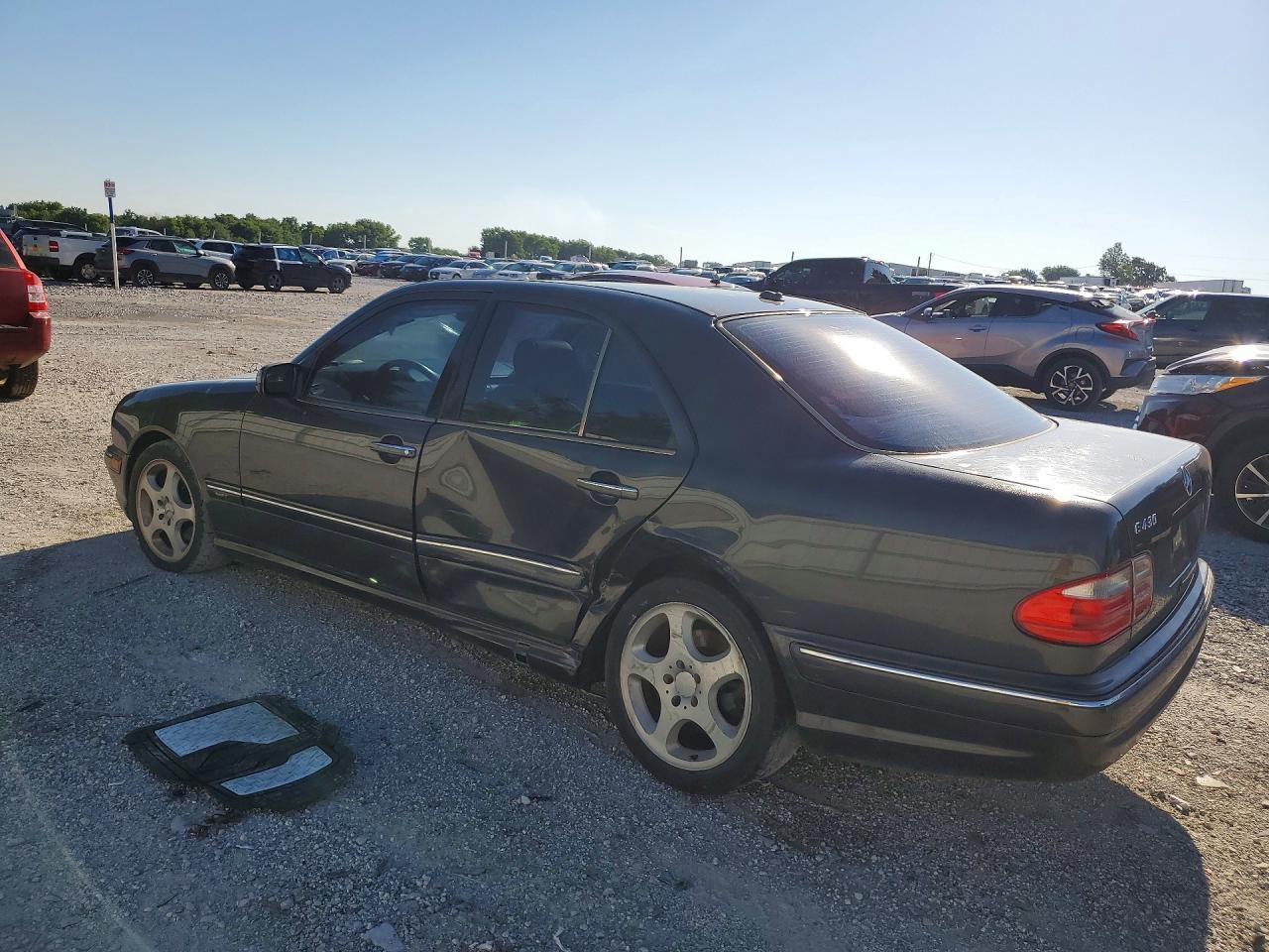 2001 MERCEDES-BENZ E-Class