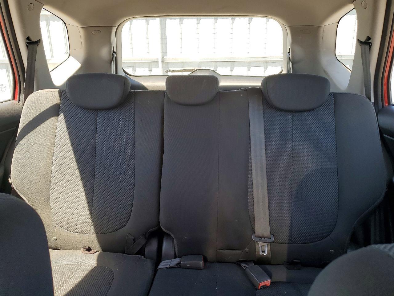 2009 KIA RONDO