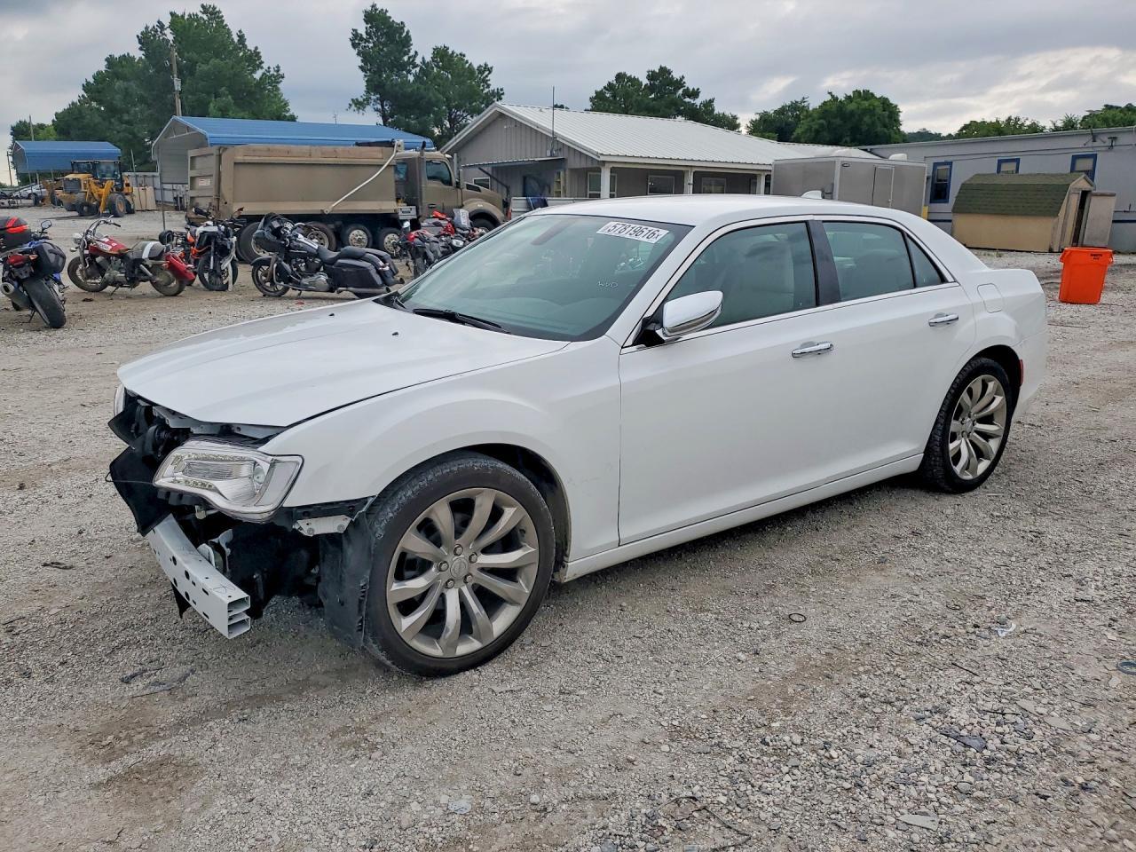 2019 CHRYSLER 300