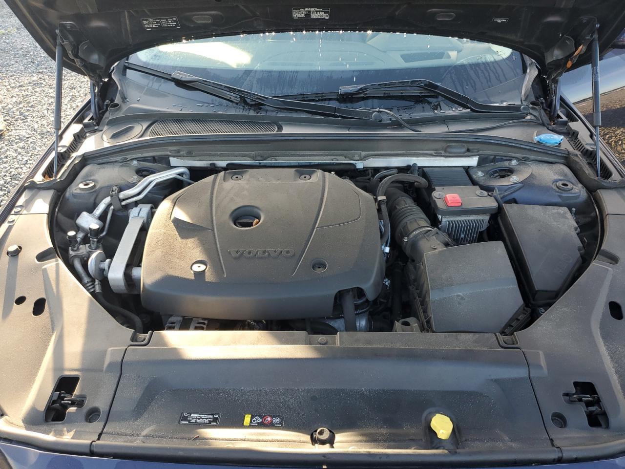 2019 VOLVO S90