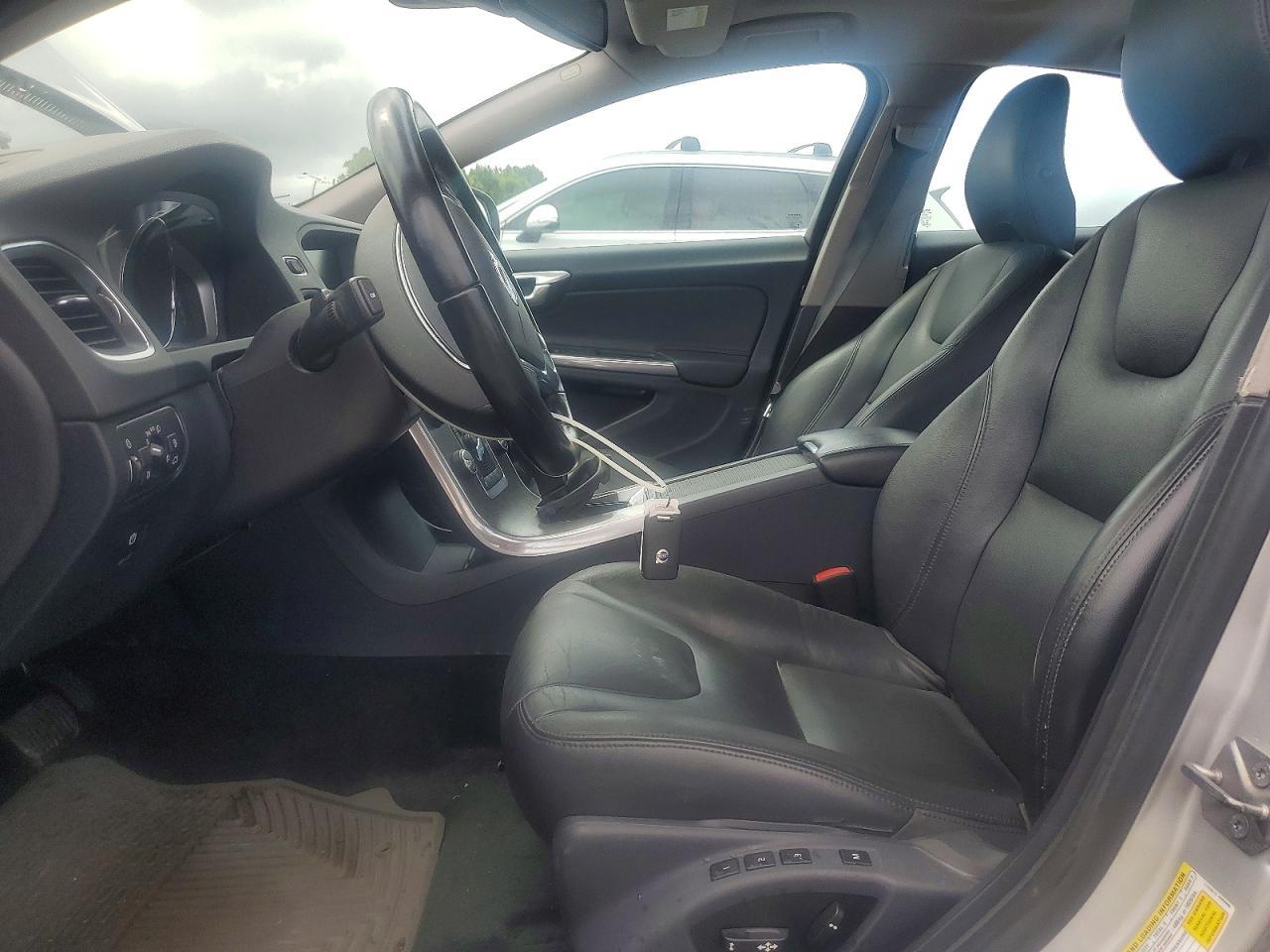 2015 VOLVO S60