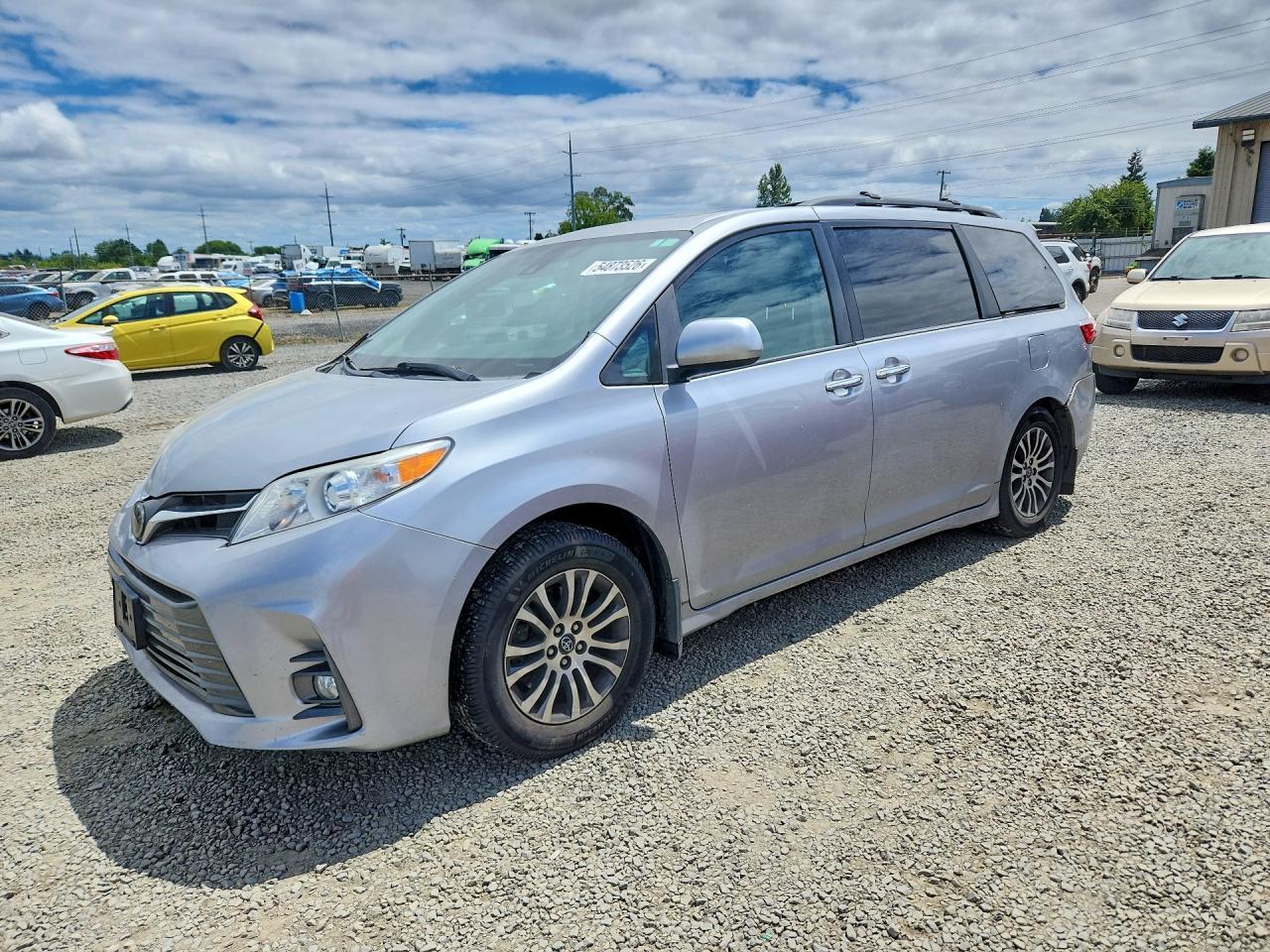 2018 TOYOTA SIENNA