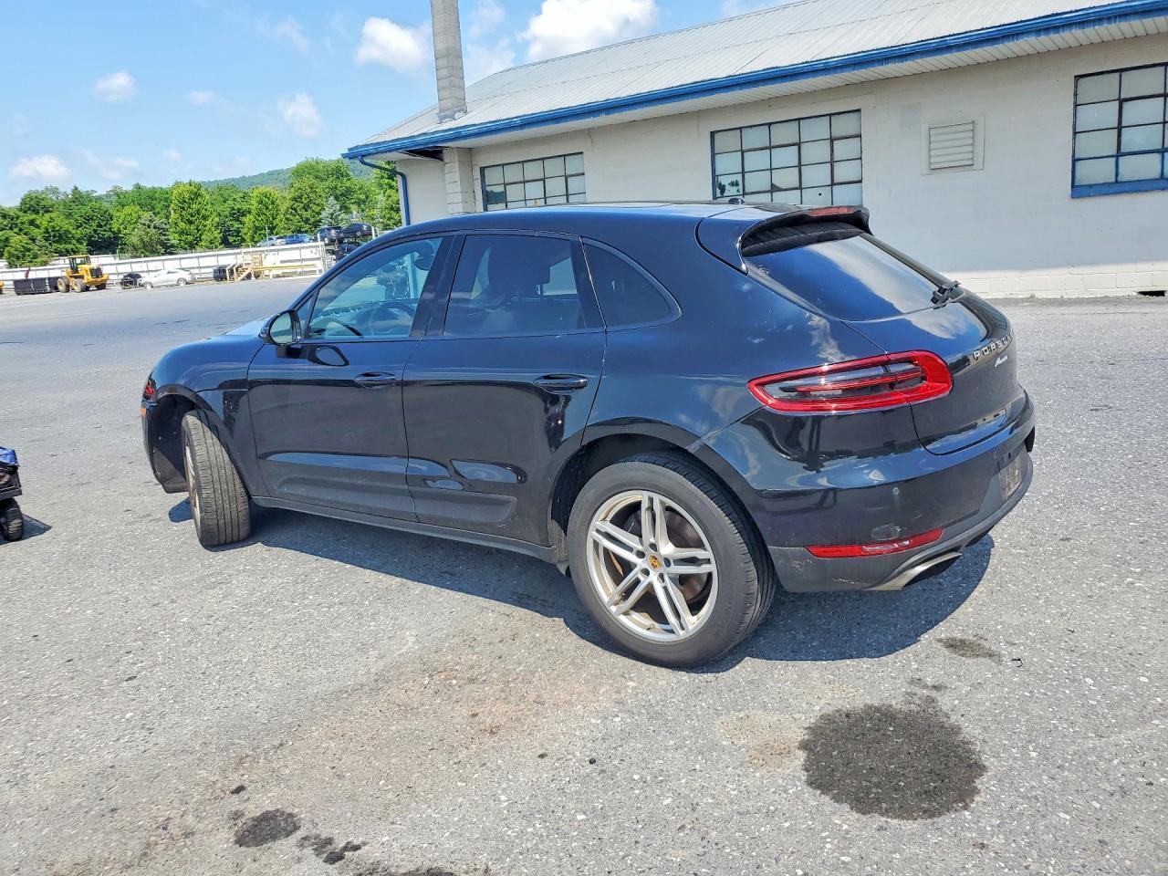2018 PORSCHE Macan