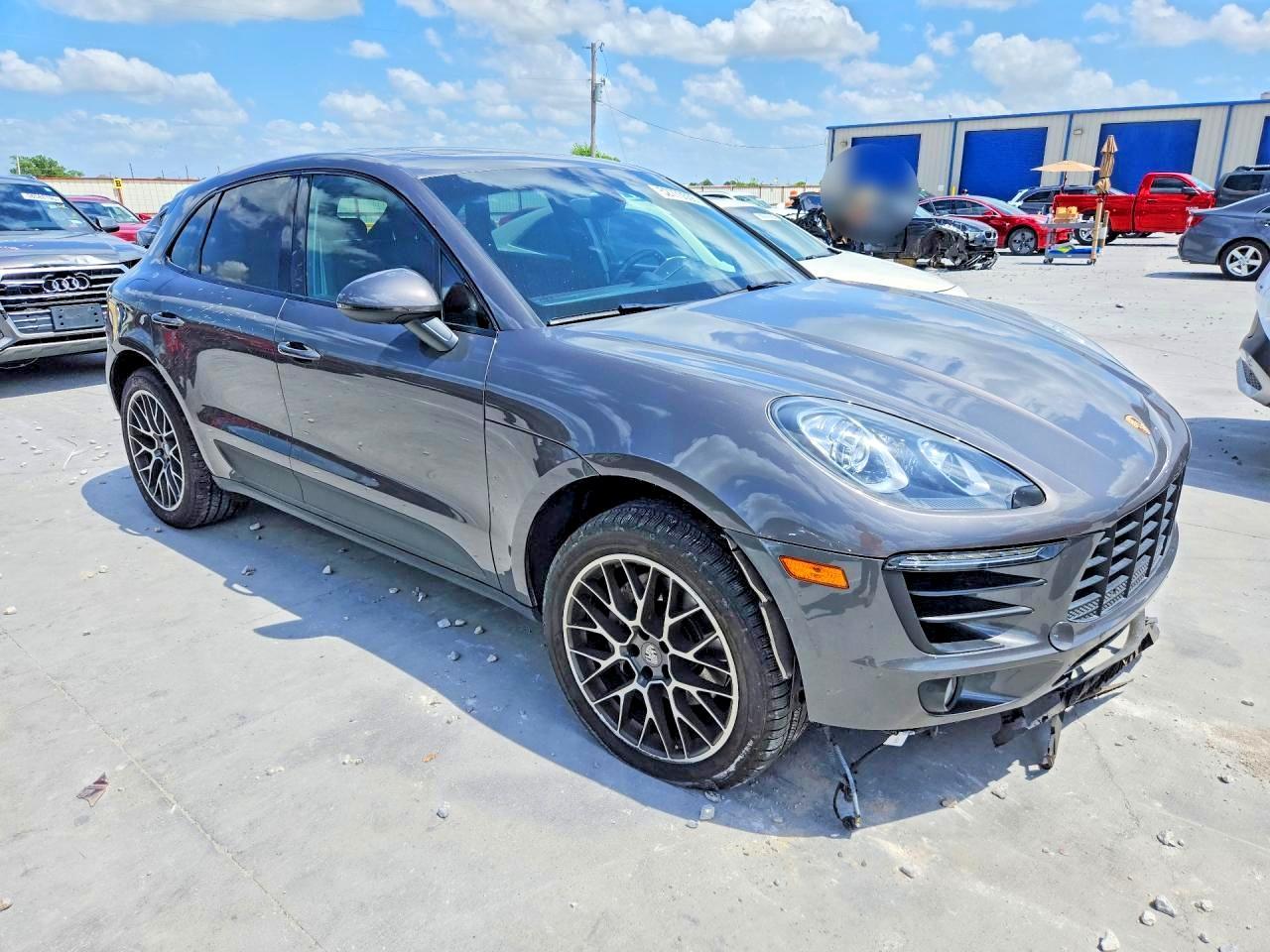 2015 PORSCHE Macan