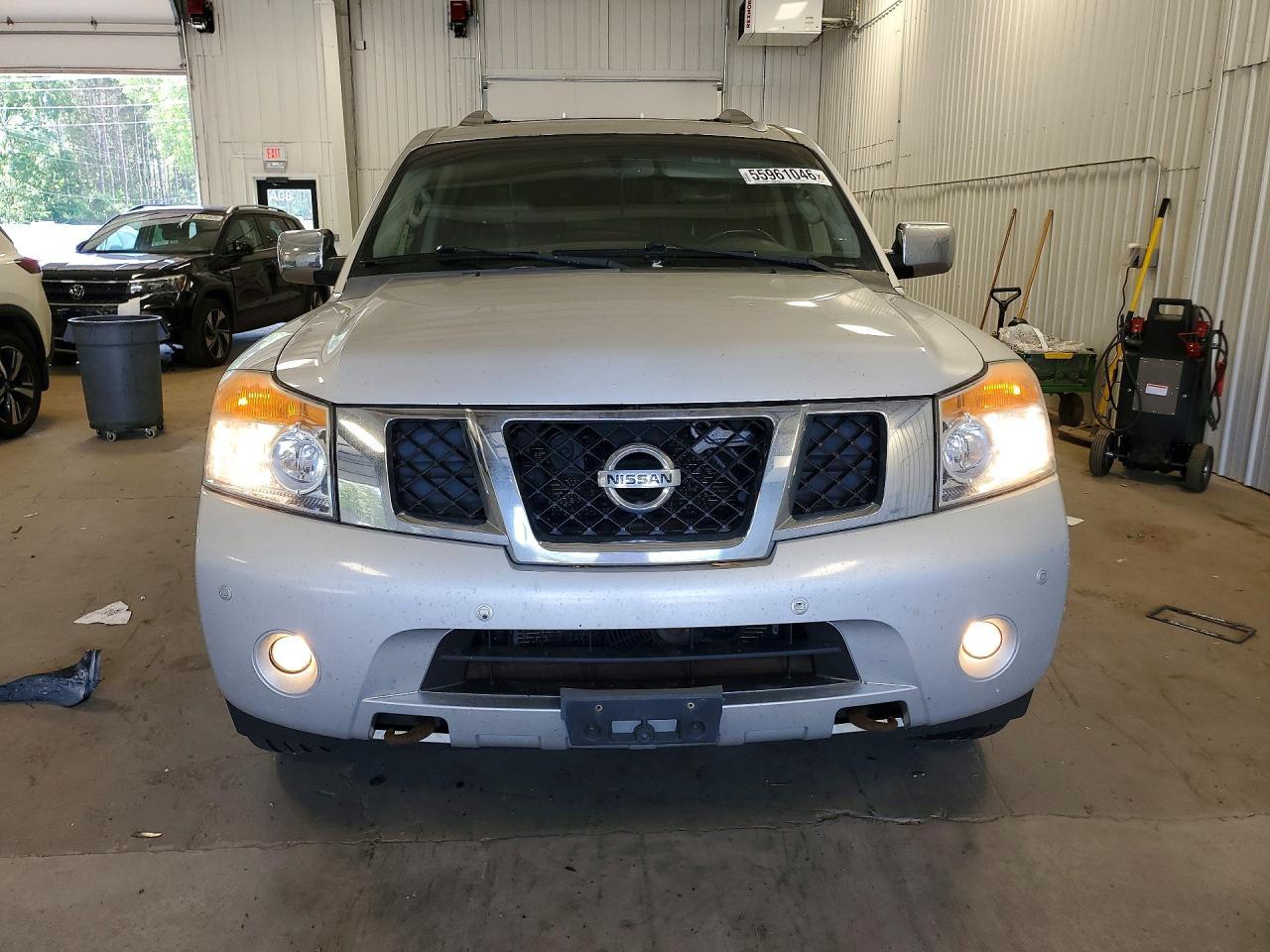 2013 NISSAN Armada
