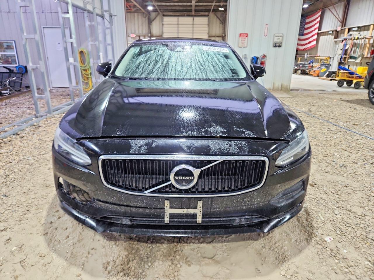 2018 VOLVO S90