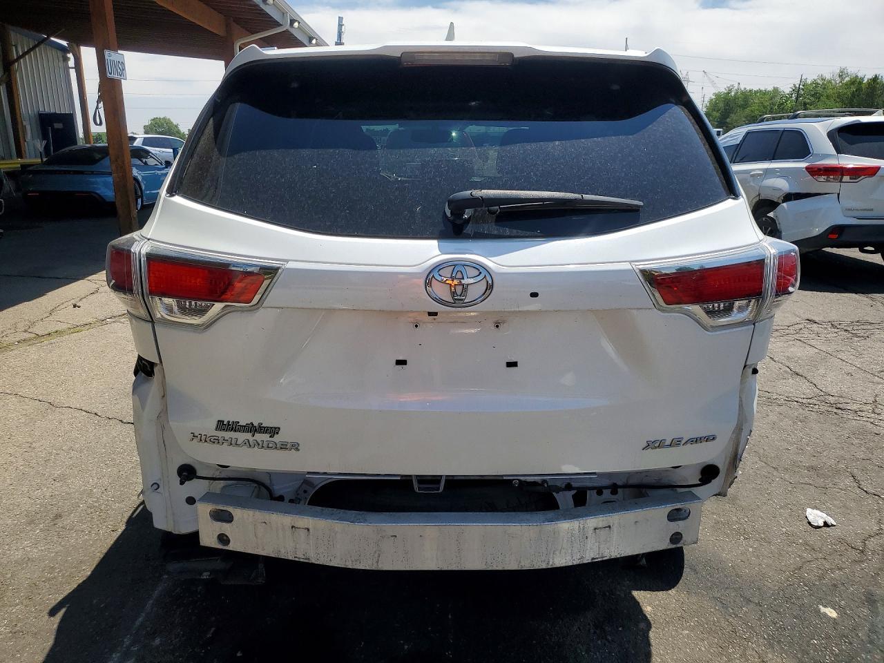 2016 TOYOTA HIGHLANDER