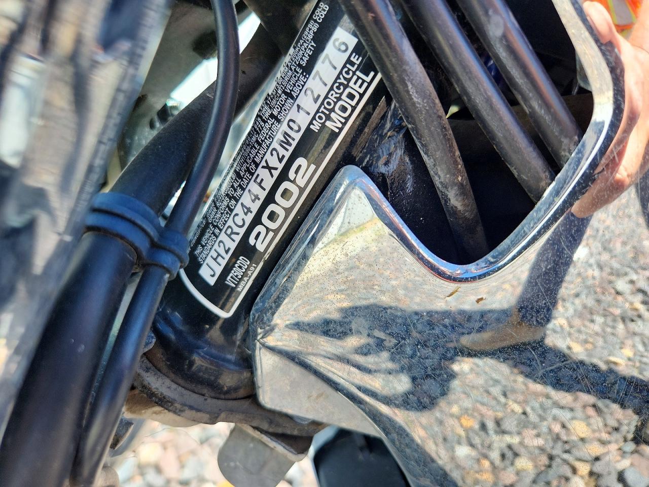 2002 HONDA Vt750