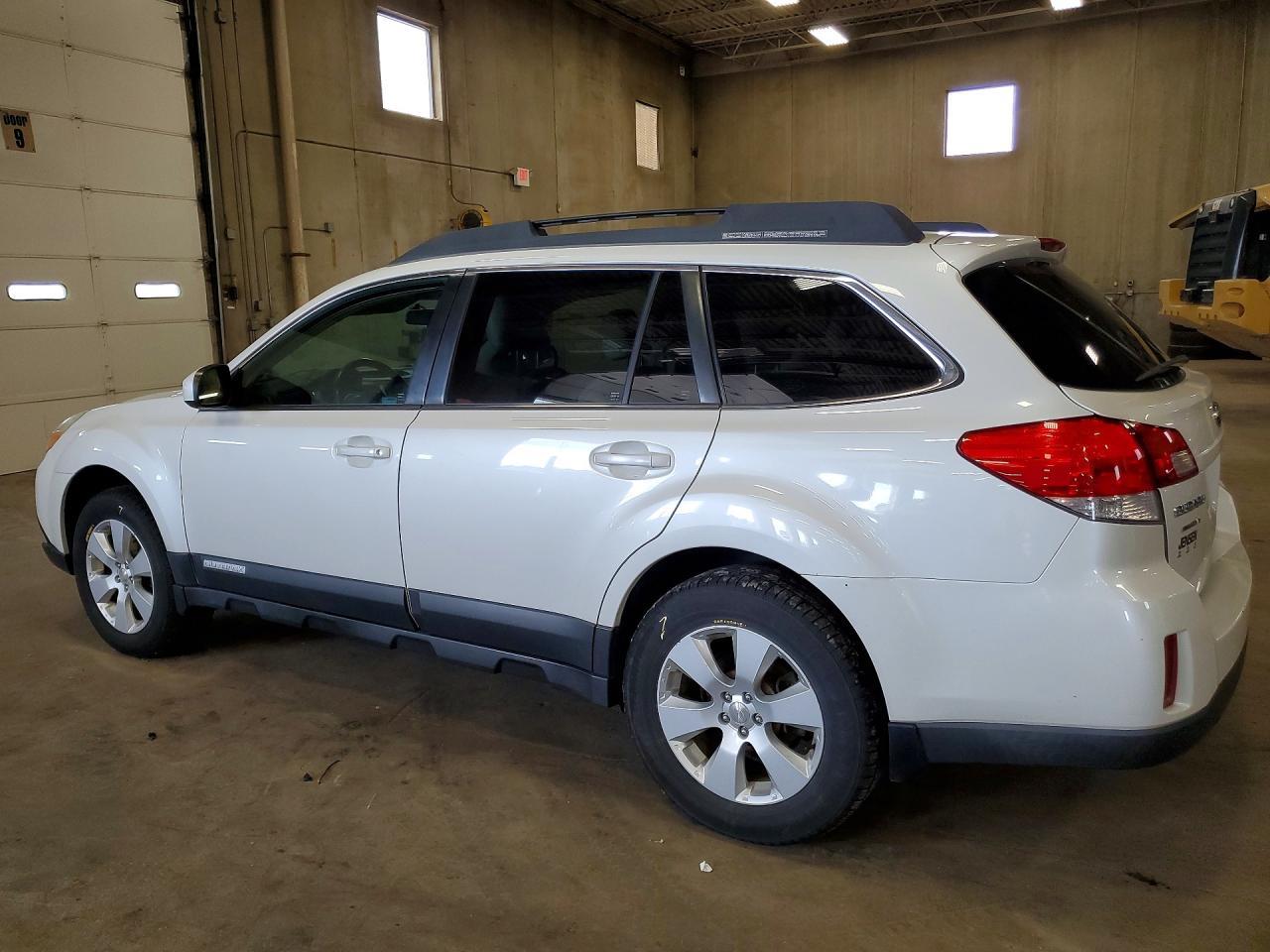 2010 SUBARU Outback