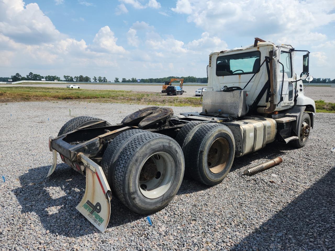 2017 MACK 600 Rd600