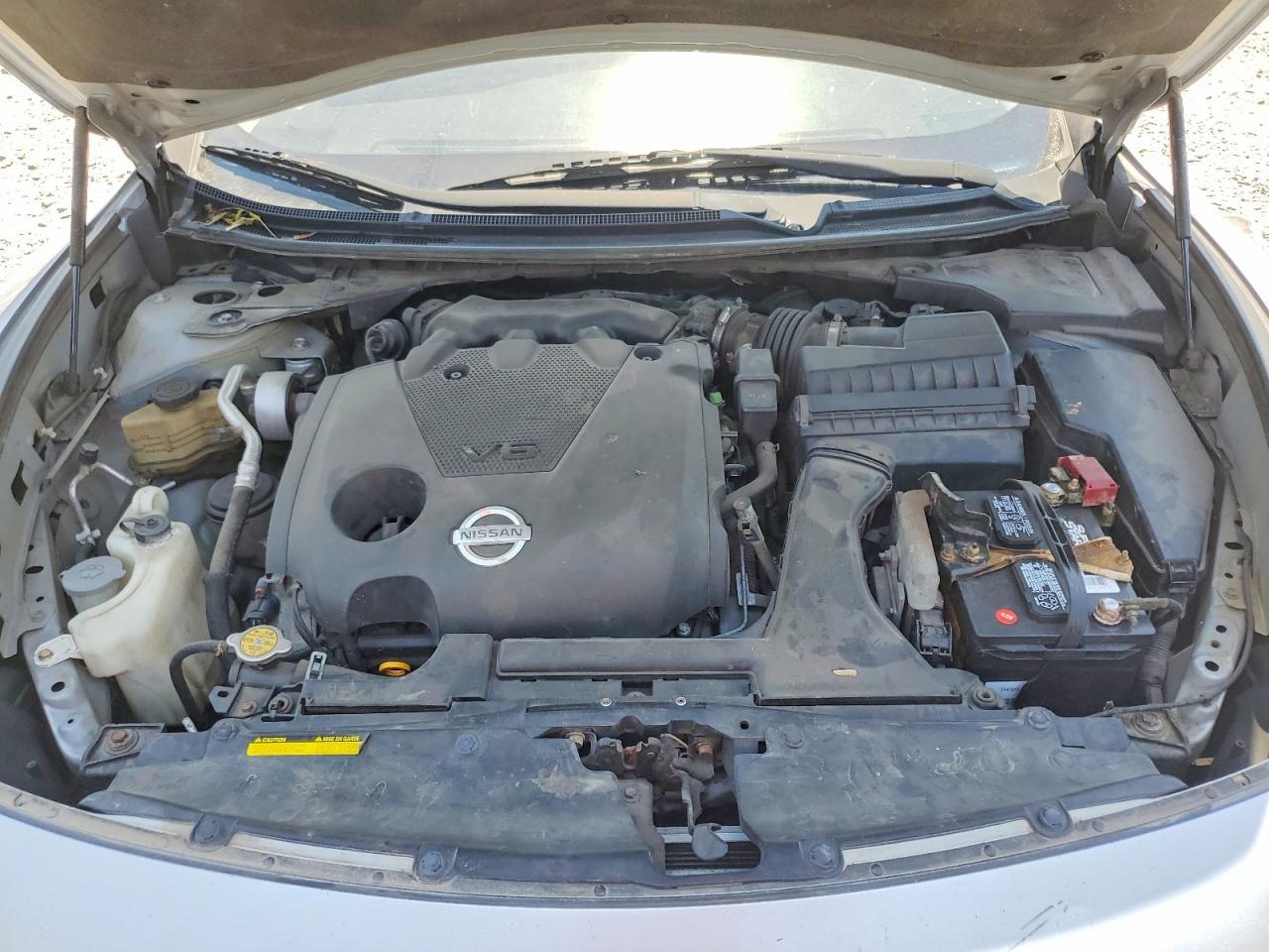 2010 NISSAN Maxium