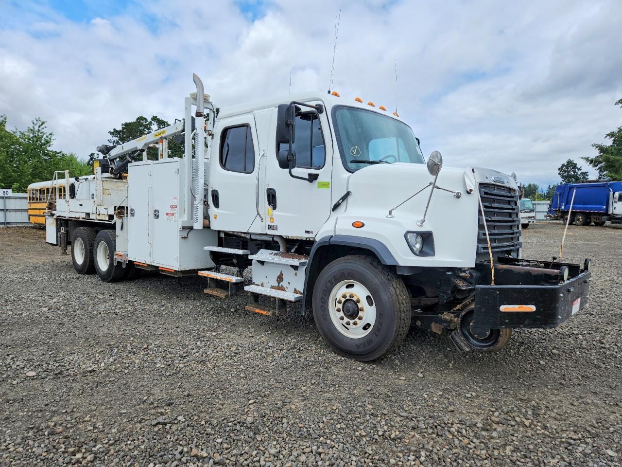 2015 FREIGHTLINER 108sd