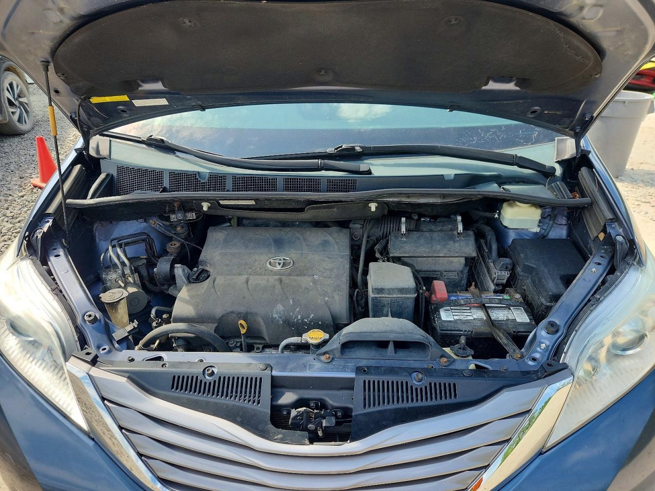 2015 TOYOTA SIENNA