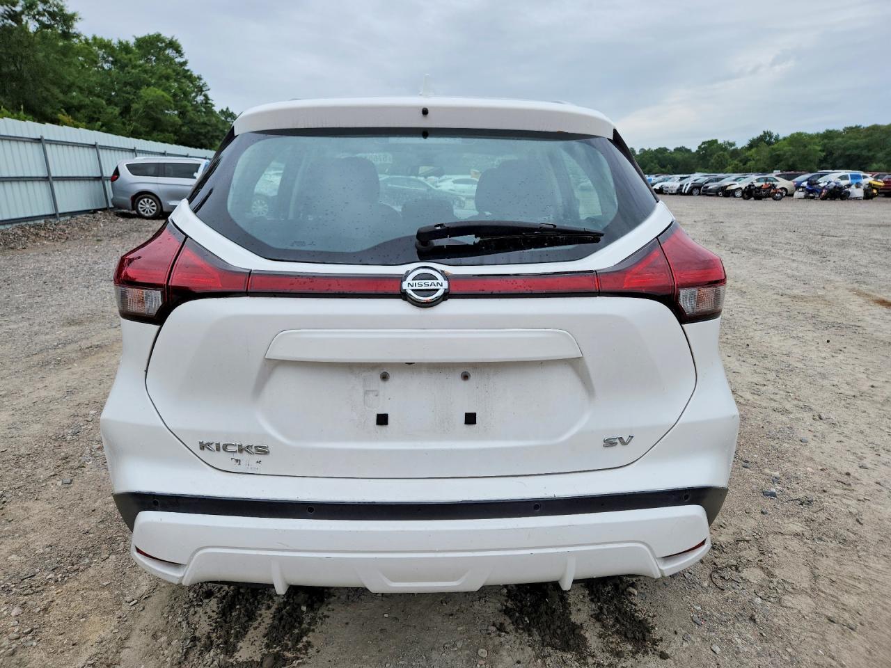 2021 NISSAN KICKS