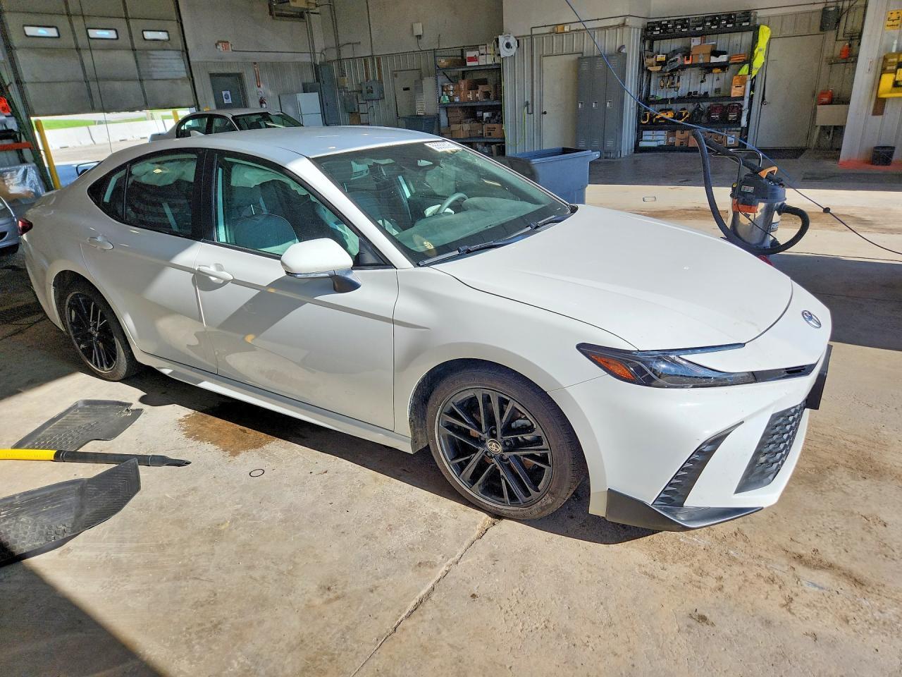 2025 TOYOTA CAMRY