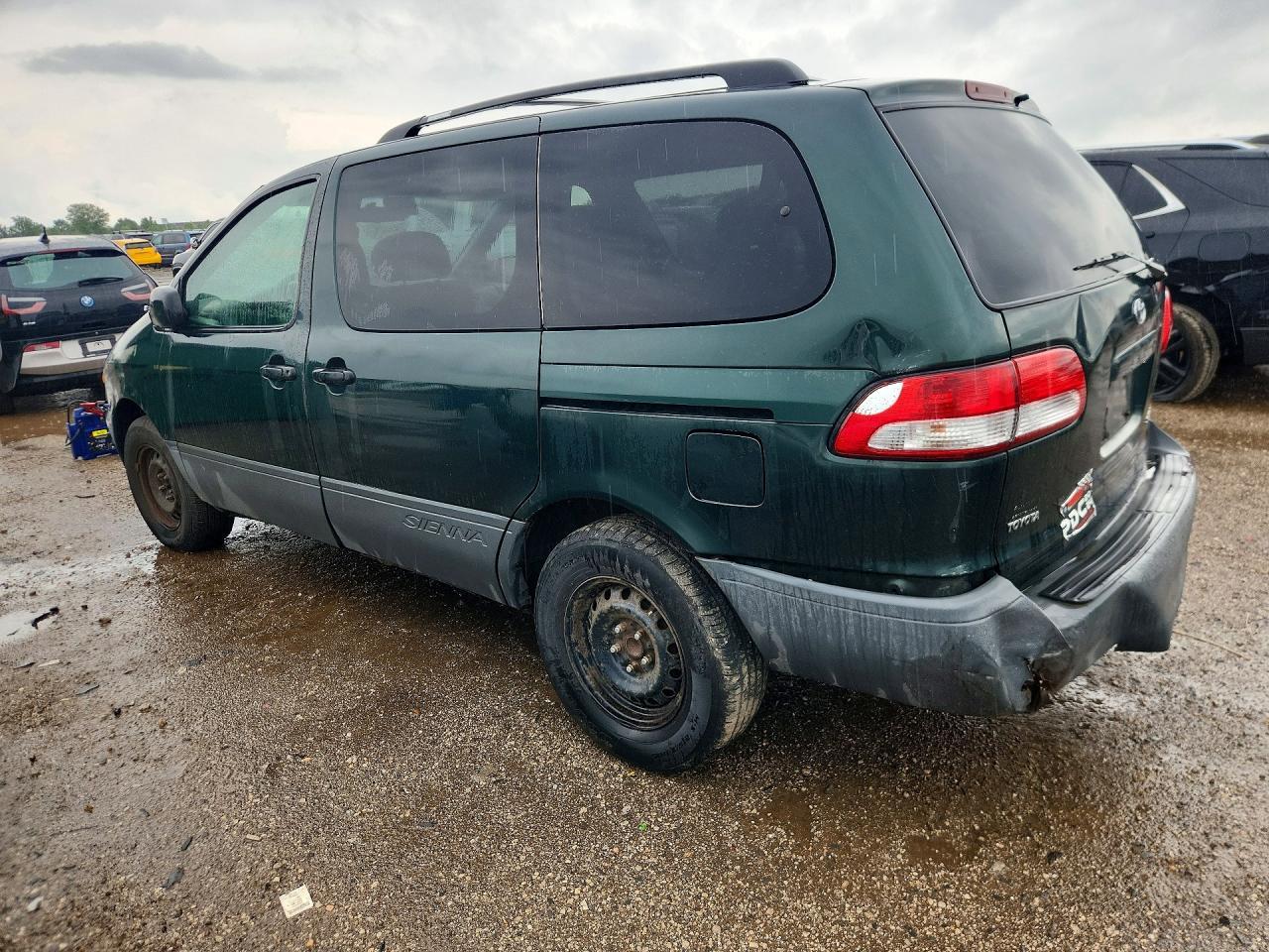 2001 TOYOTA SIENNA