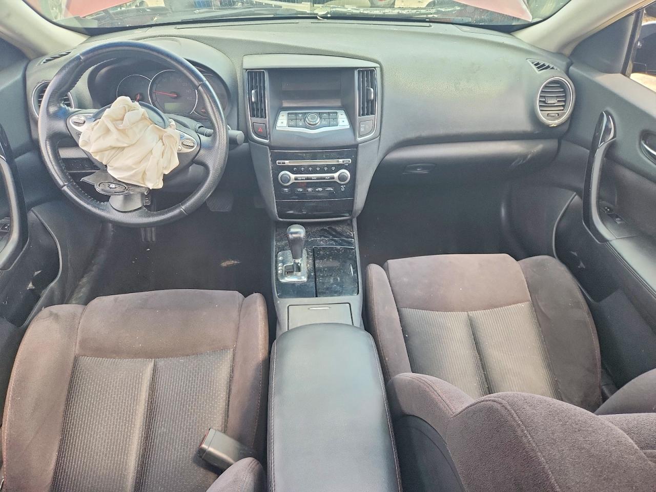 2010 NISSAN Maxima