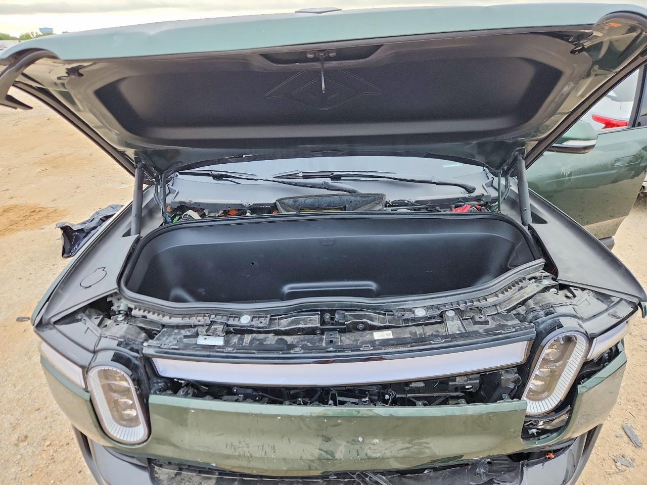 2023 RIVIAN R1t