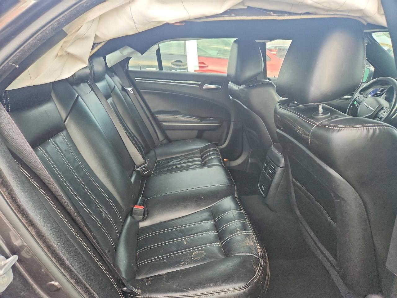 2019 CHRYSLER 300