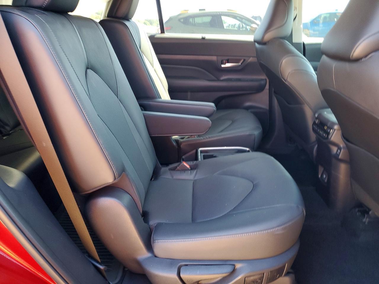 2024 TOYOTA HIGHLANDER
