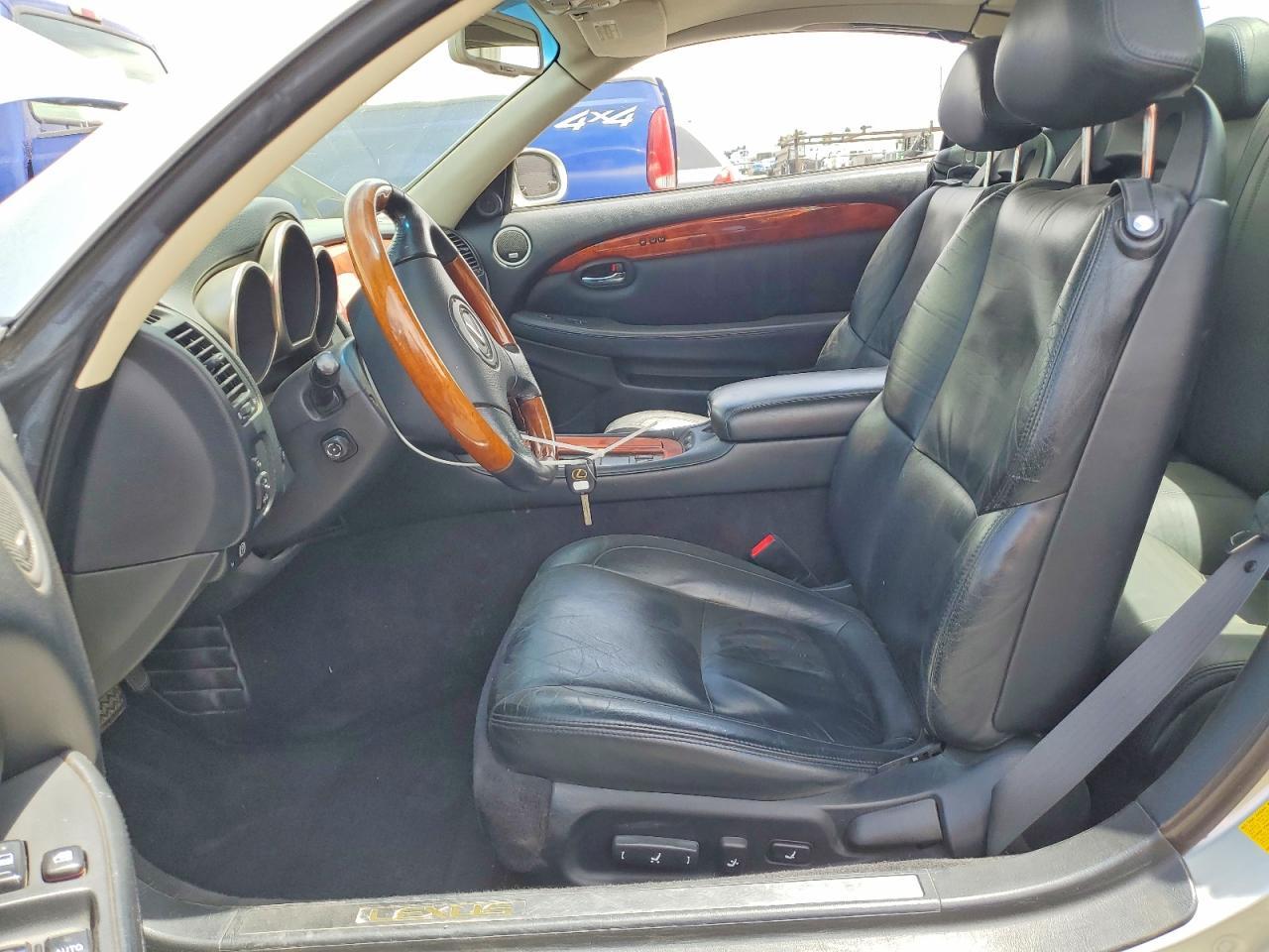 2002 LEXUS SC 430