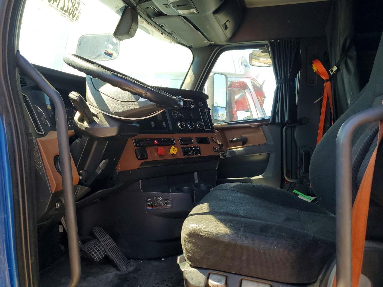 2018 FREIGHTLINER CASCADIA 126