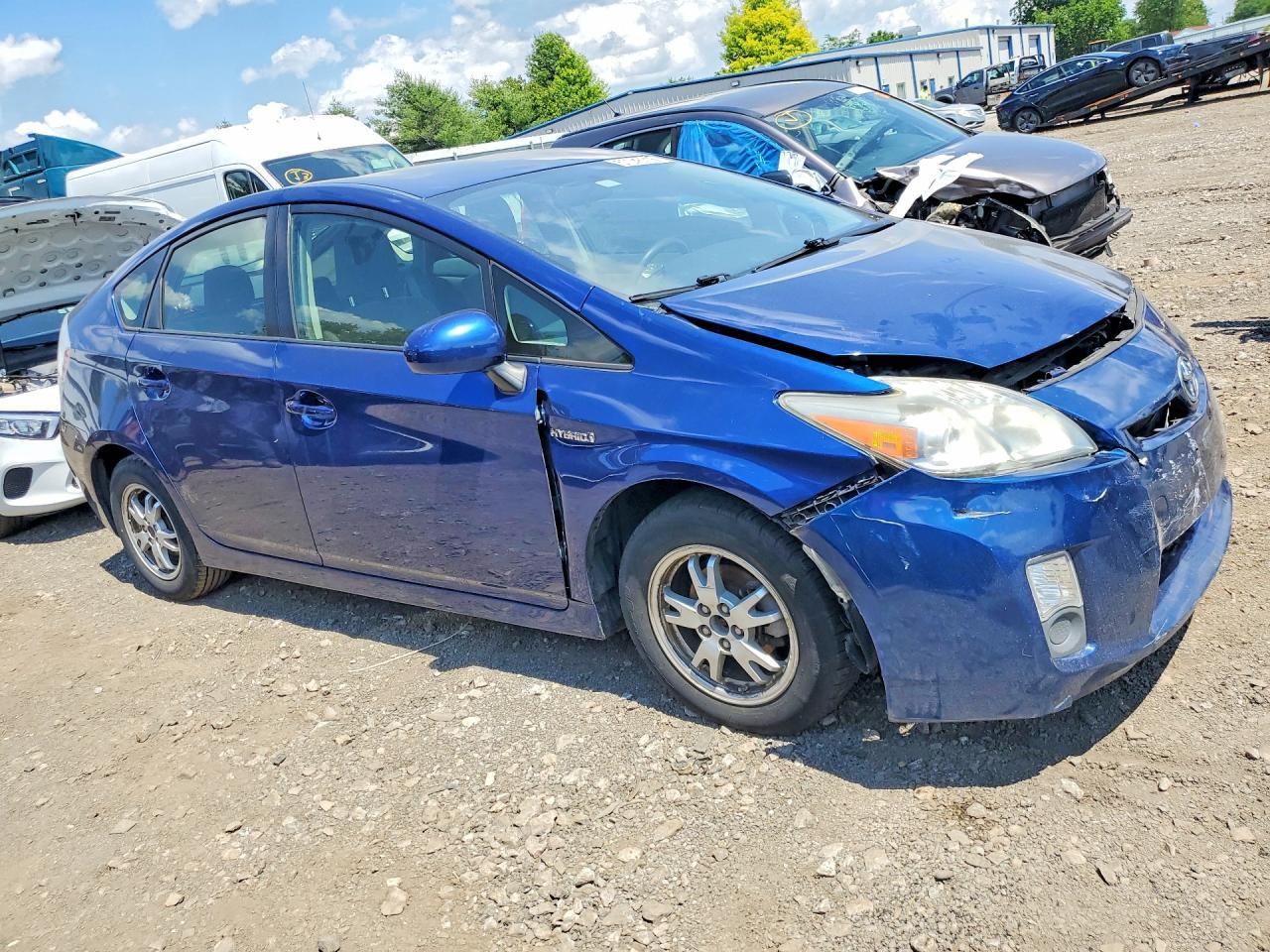 2011 TOYOTA PRIUS