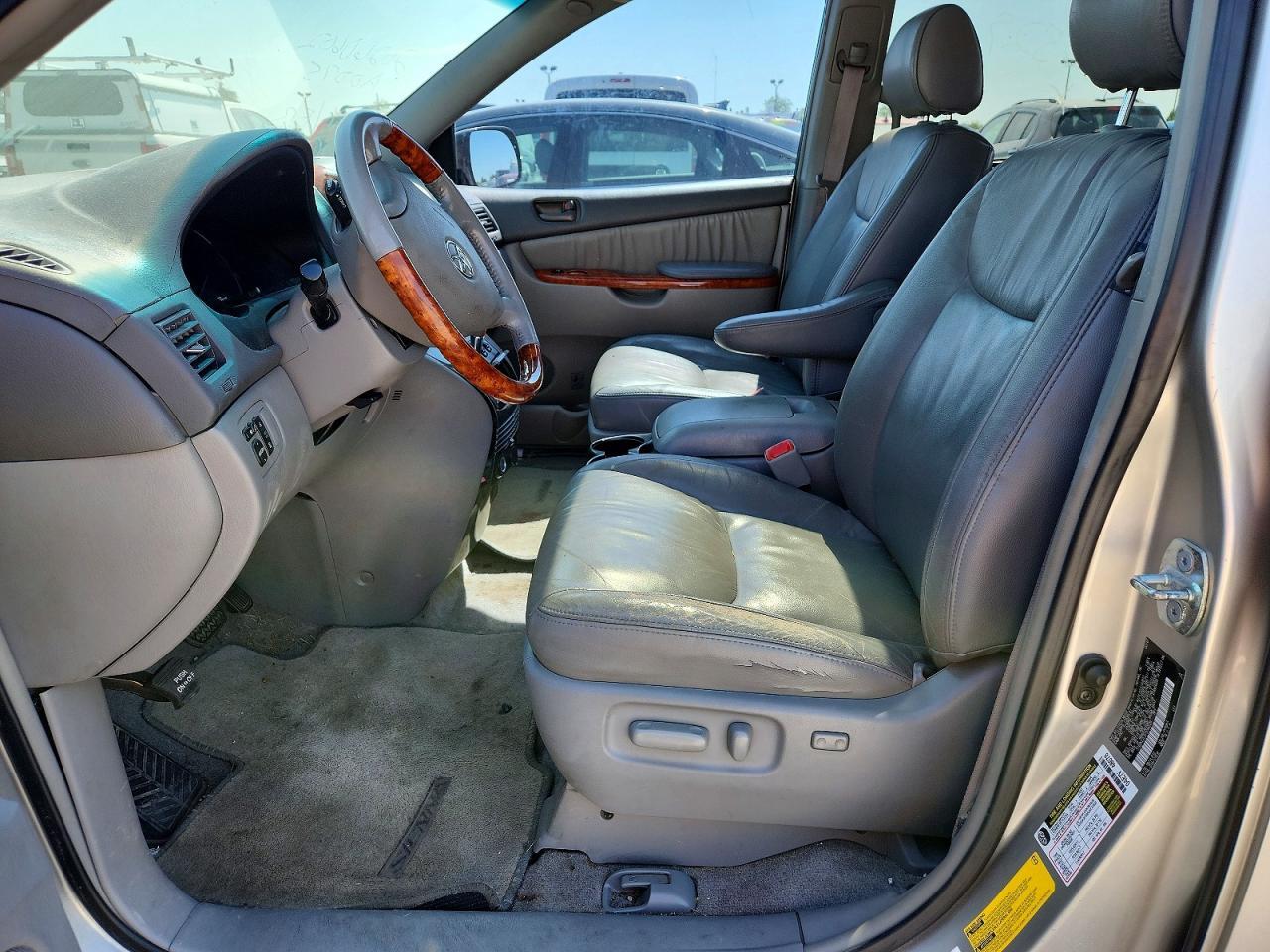 2007 TOYOTA SIENNA