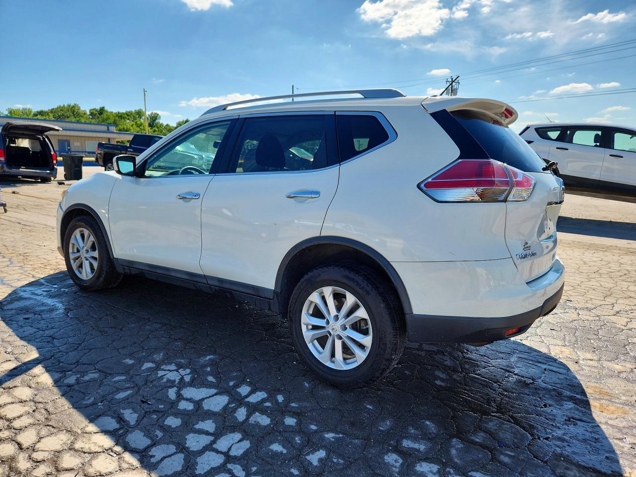 2015 NISSAN ROGUE