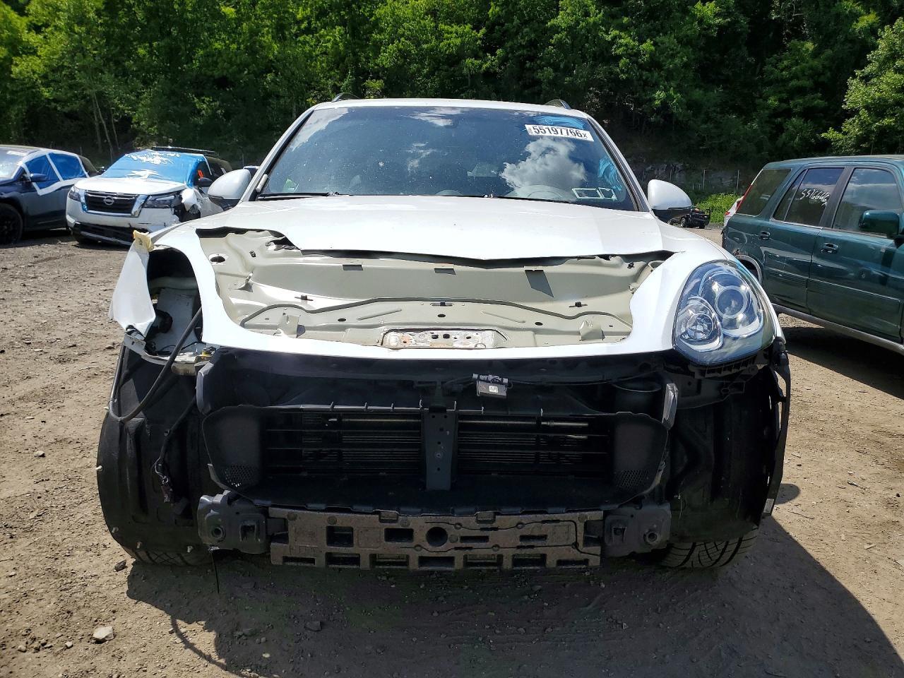 2017 PORSCHE CAYENNE