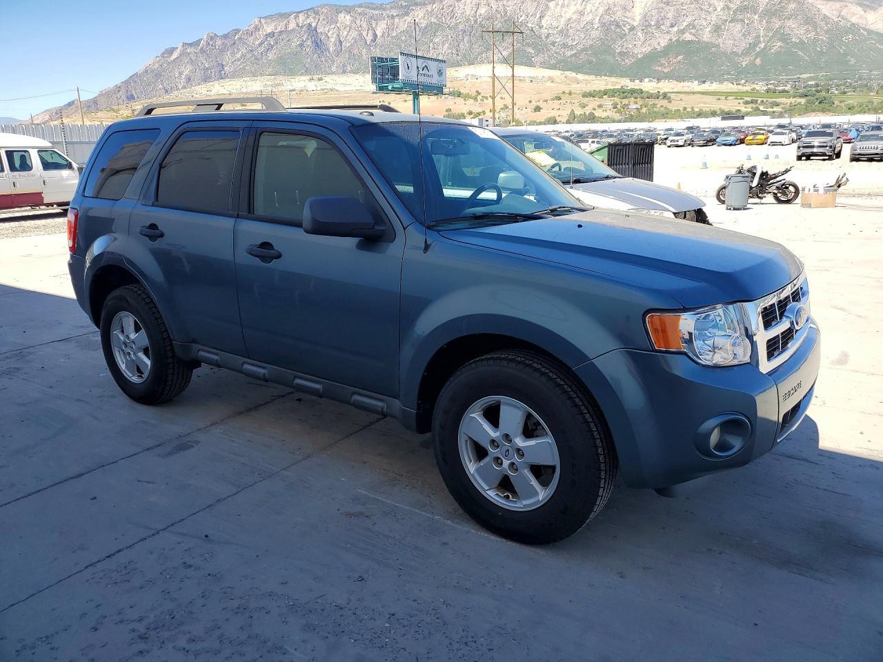 2010 FORD ESCAPE
