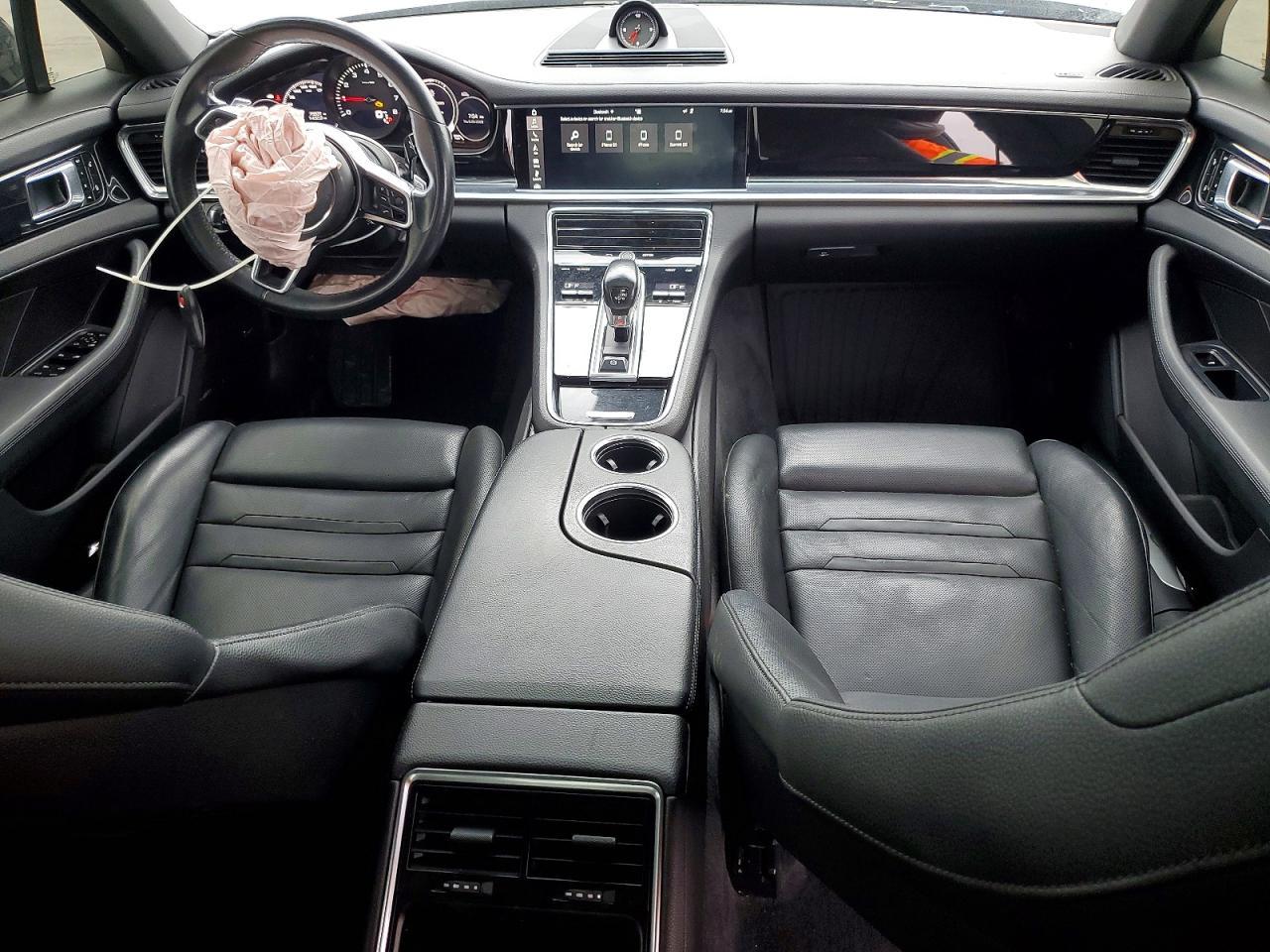 2017 PORSCHE Panamera
