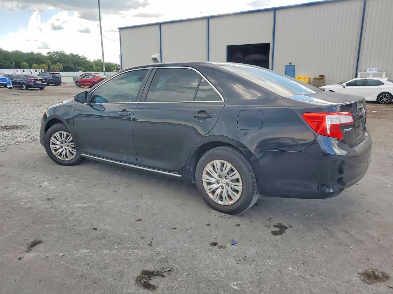 2014 TOYOTA CAMRY