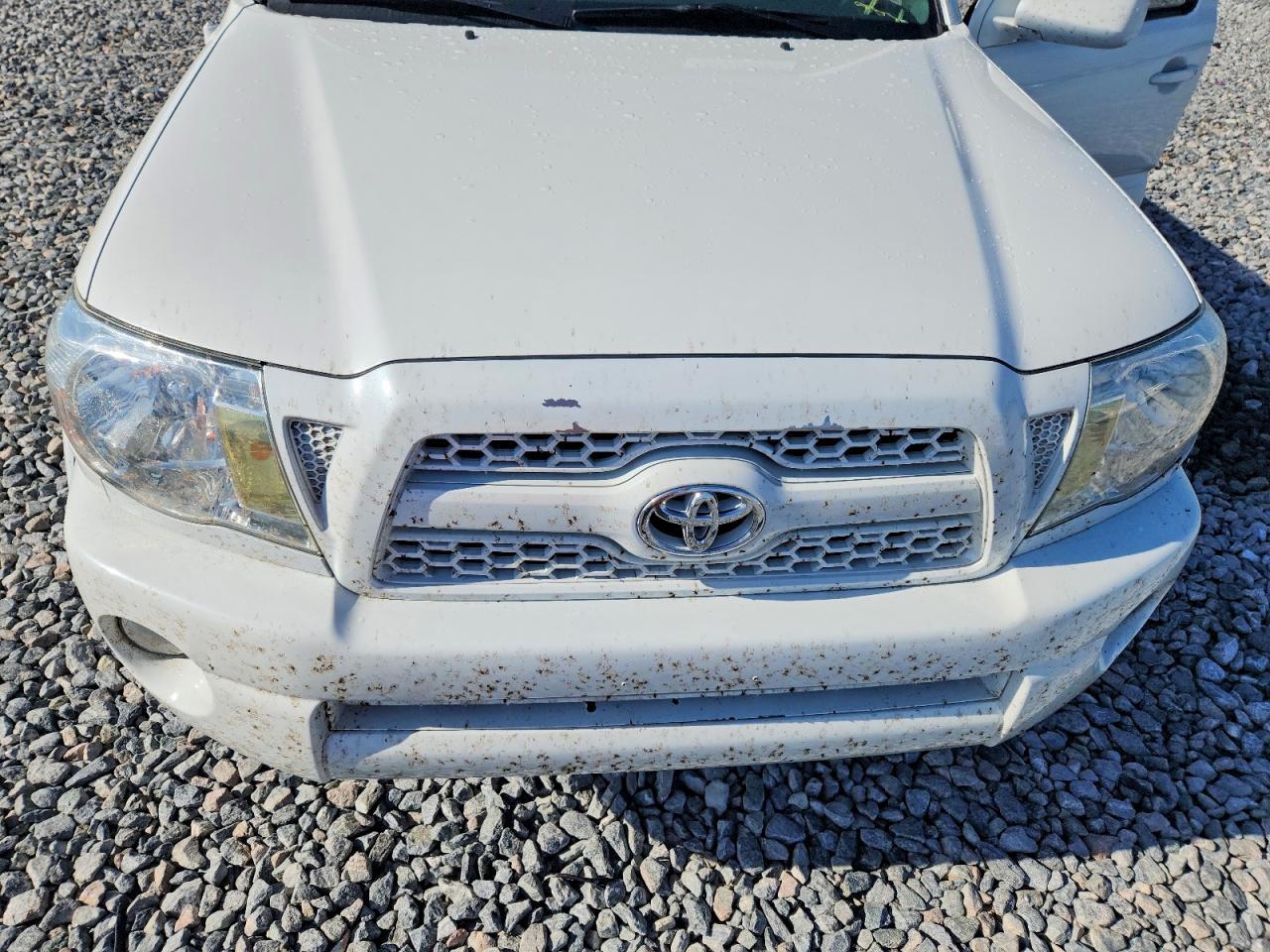 2011 TOYOTA TACOMA