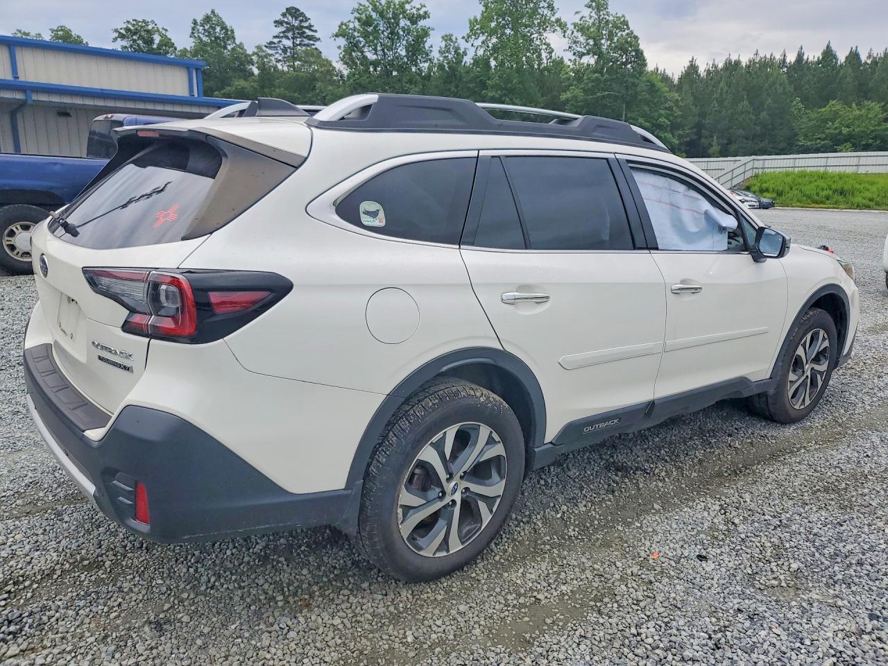 2021 SUBARU Outback