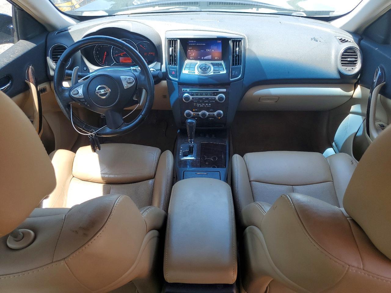 2010 NISSAN Maxima