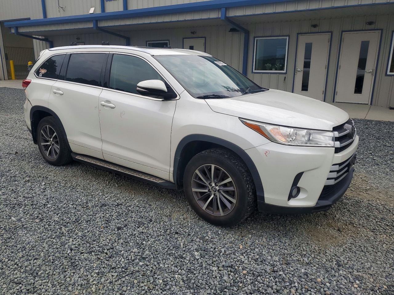 2018 TOYOTA HIGHLANDER