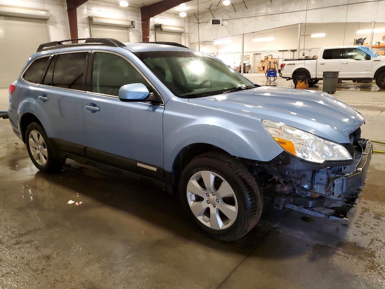 2010 SUBARU Outback