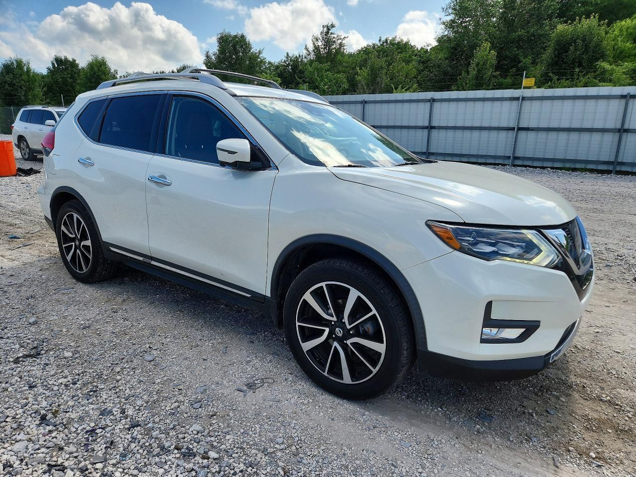 2017 NISSAN ROGUE